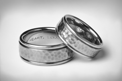 Esküvői karikagyűrűk tökéletesen az Ön igényeire szabva!