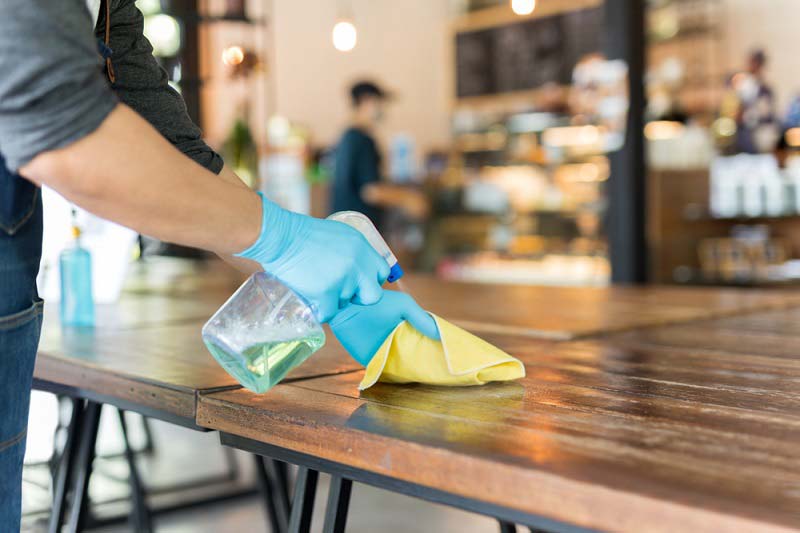 Tisztítószerek, takarítóeszközök: mire van szükség egy étteremben?