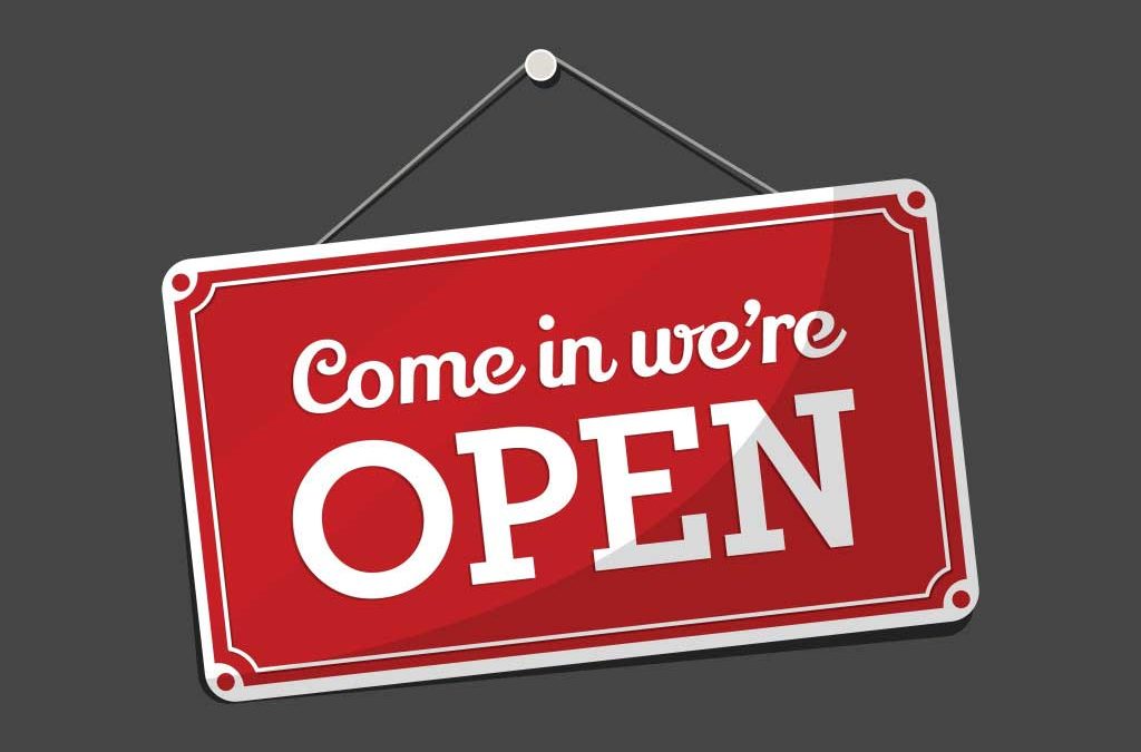 Hogyan növelheti a márka ismertségét egyedi táblákkal? – Hasznos tippek