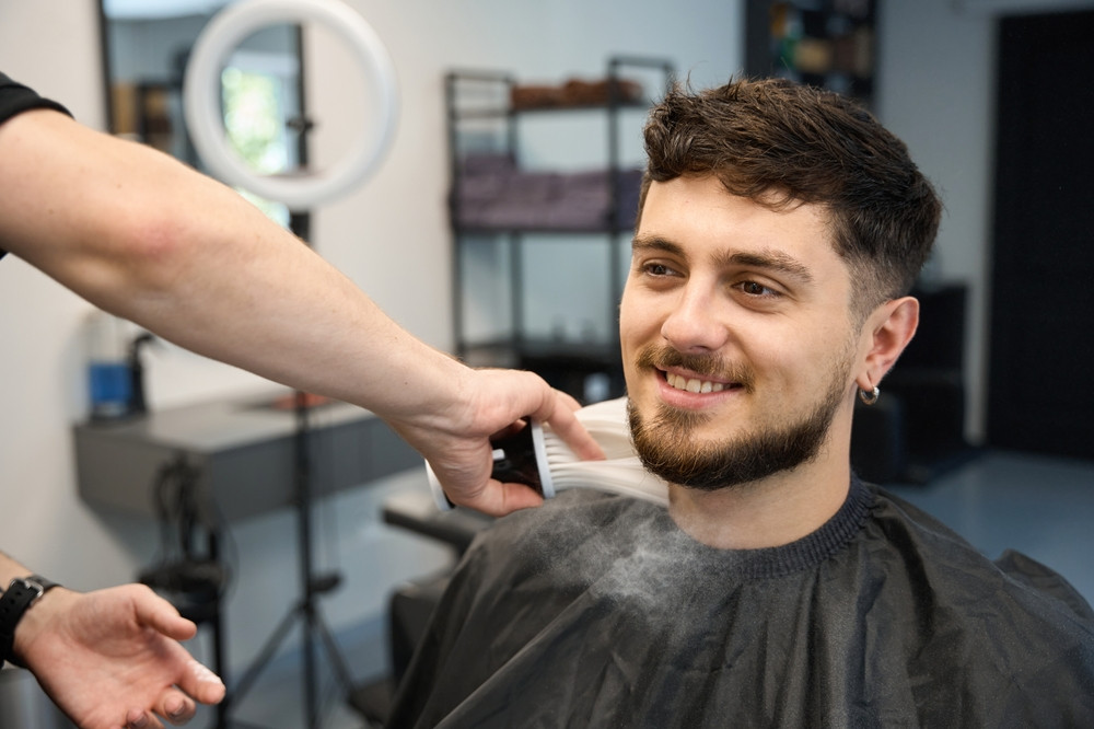 Stílus, közösség, karrier – Miért egyre népszerűbb a barber szolgáltatás?