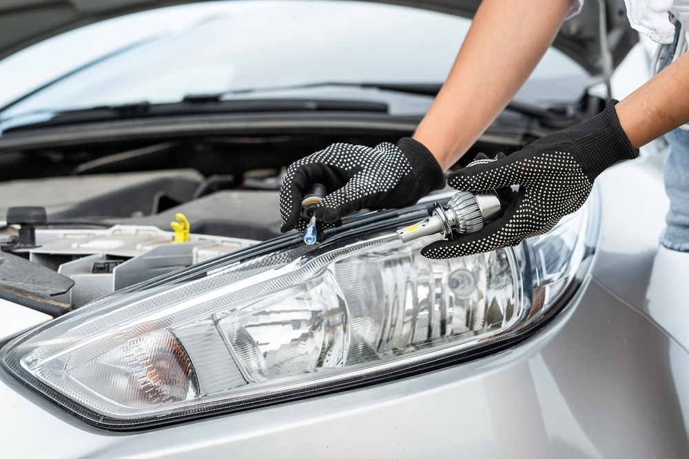 Gyári fények olcsóbban – Miért a bontott Audi lámpa a legokosabb döntés?